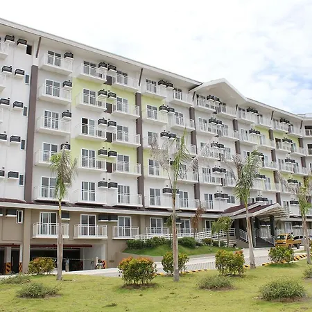 Amani By Hernz L With Balcony L Pool View L Rentals L Staycations L Airport