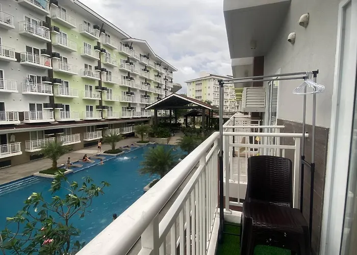 Amani By Hernz L With Balcony L Pool View L L Staycations L Airport Lapu-Lapu City